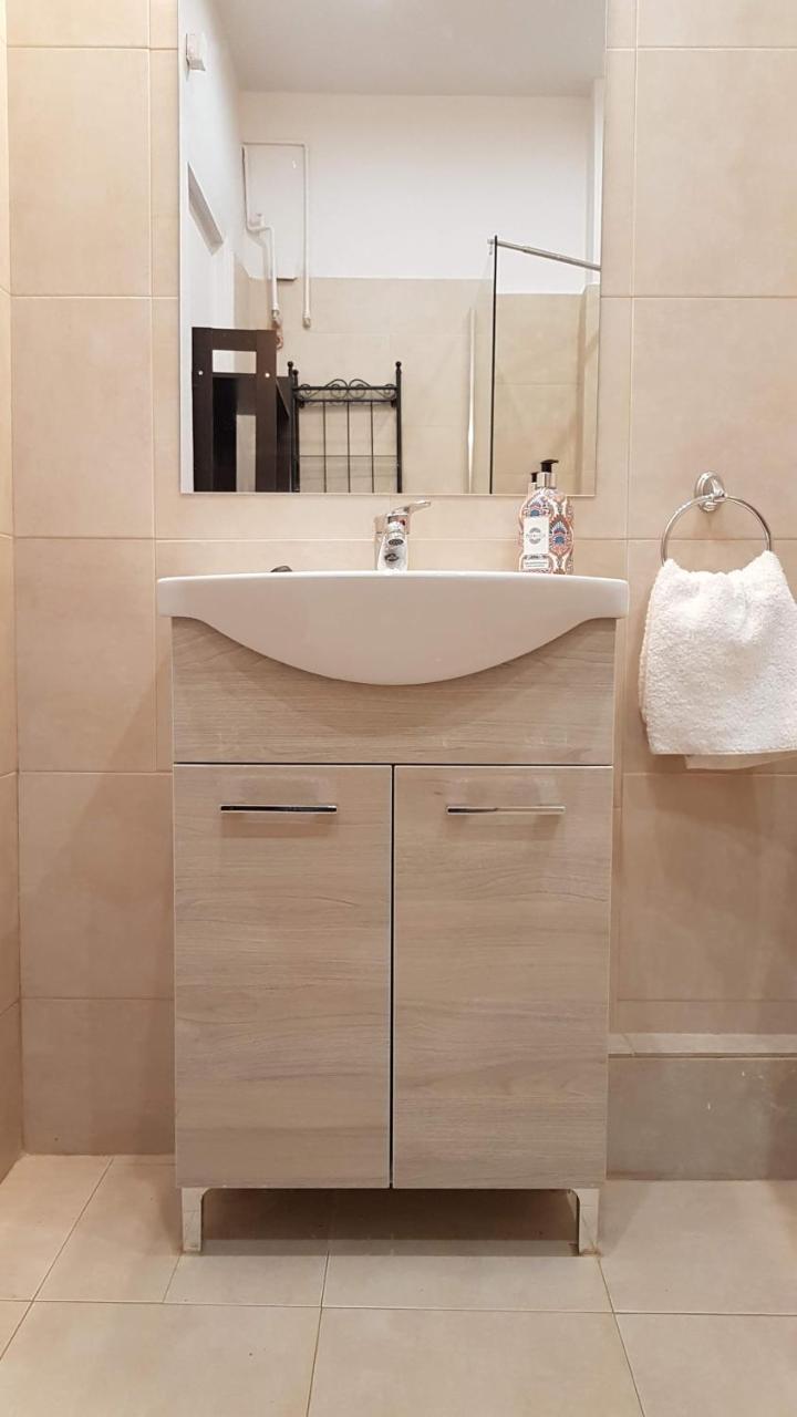 Apartment Palette Bamboo - Center, 6 Bd, 3 Bath Athens